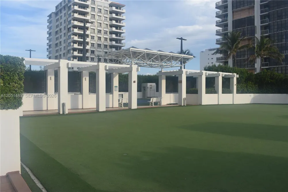 6365 Collins Ave #1211 Miami Beach, FL 33141