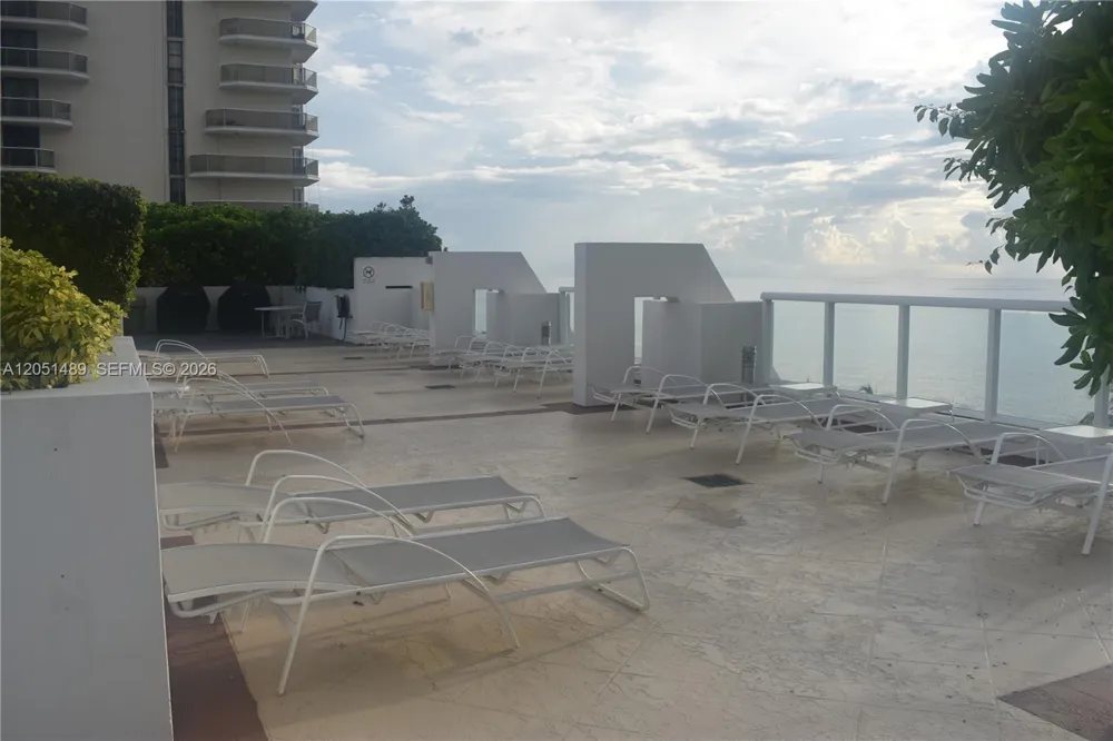6365 Collins Ave #1211 Miami Beach, FL 33141