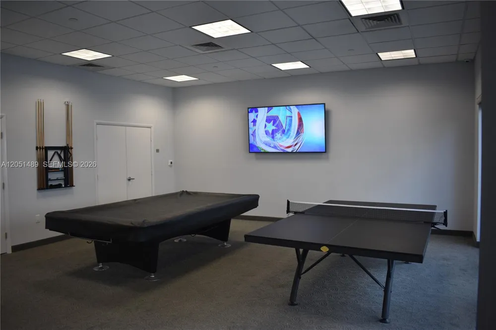 6365 Collins Ave #1211 Miami Beach, FL 33141