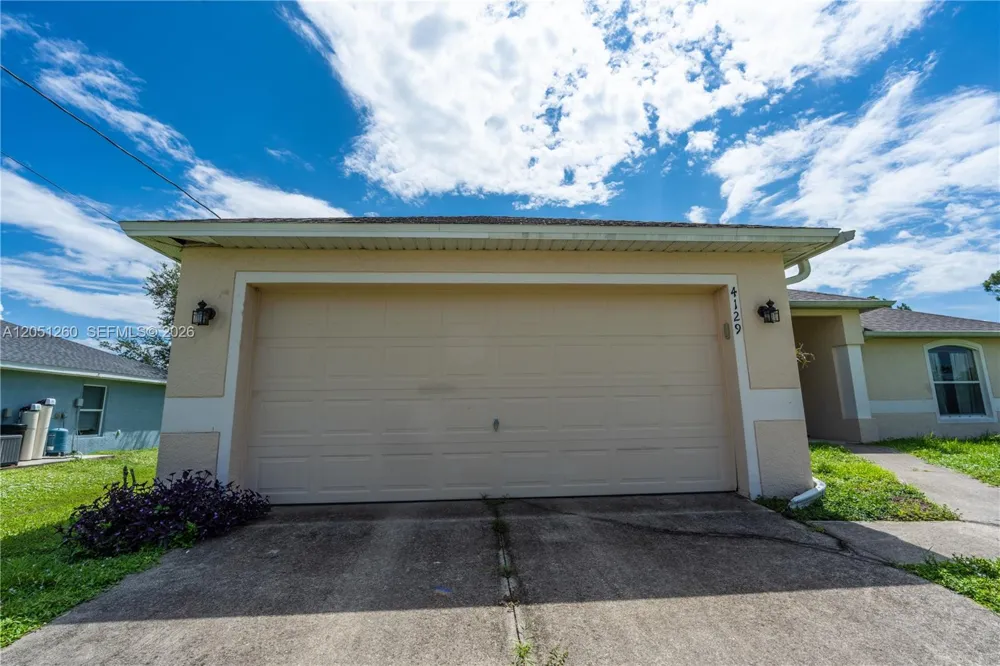 4129 NE 19TH PL Cape Coral, FL 33909
