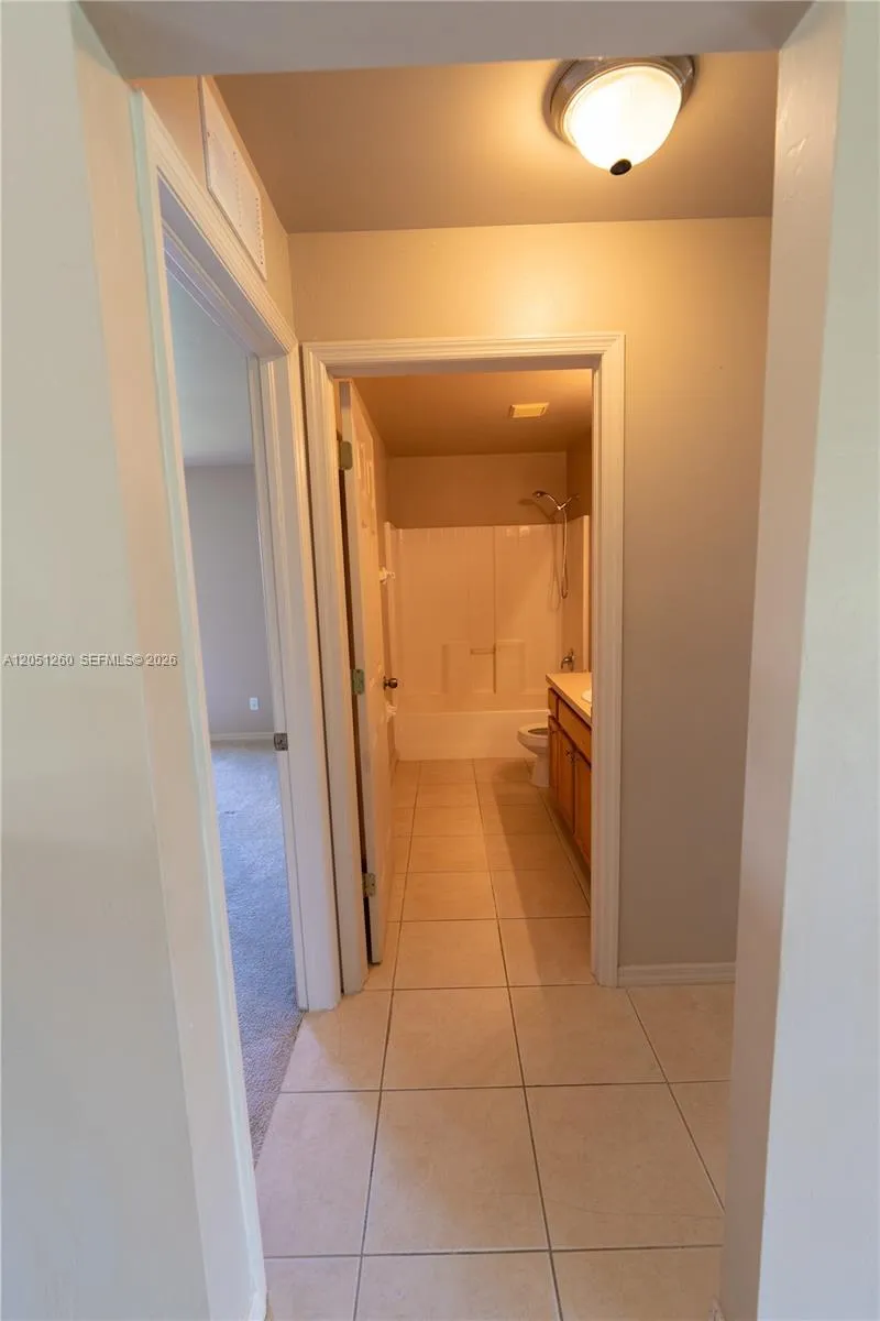 4129 NE 19TH PL Cape Coral, FL 33909