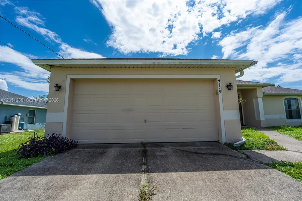 4129 NE 19TH PL Cape Coral, FL 33909