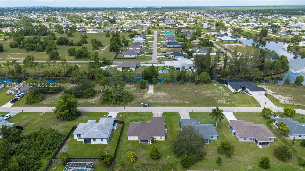 4129 NE 19TH PL Cape Coral, FL 33909