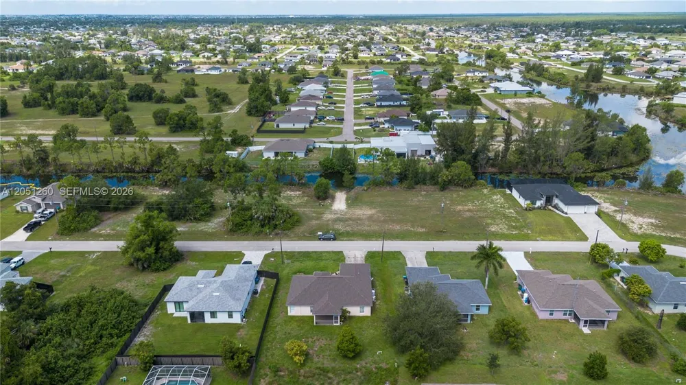 4129 NE 19TH PL Cape Coral, FL 33909