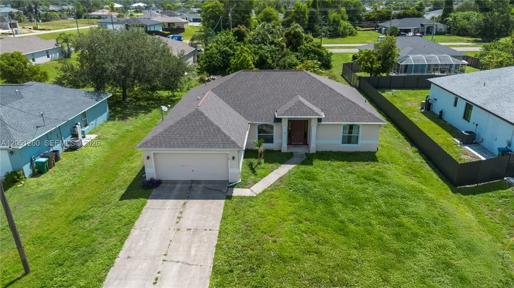 4129 NE 19TH PL Cape Coral, FL 33909
