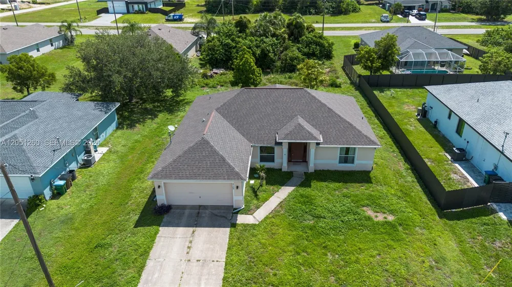 4129 NE 19TH PL Cape Coral, FL 33909