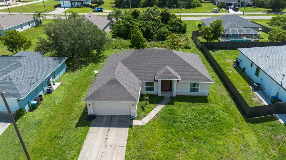4129 NE 19TH PL Cape Coral, FL 33909