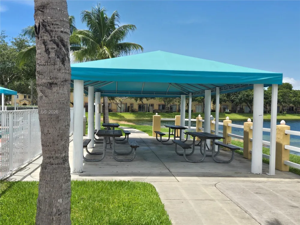 1661 SE 29th Ct #202 Homestead, FL 33035