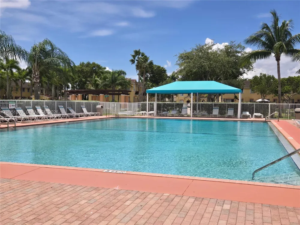 1661 SE 29th Ct #202 Homestead, FL 33035