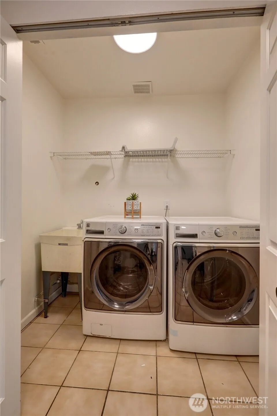 434 S 156th Street #B1 Burien, WA 98148