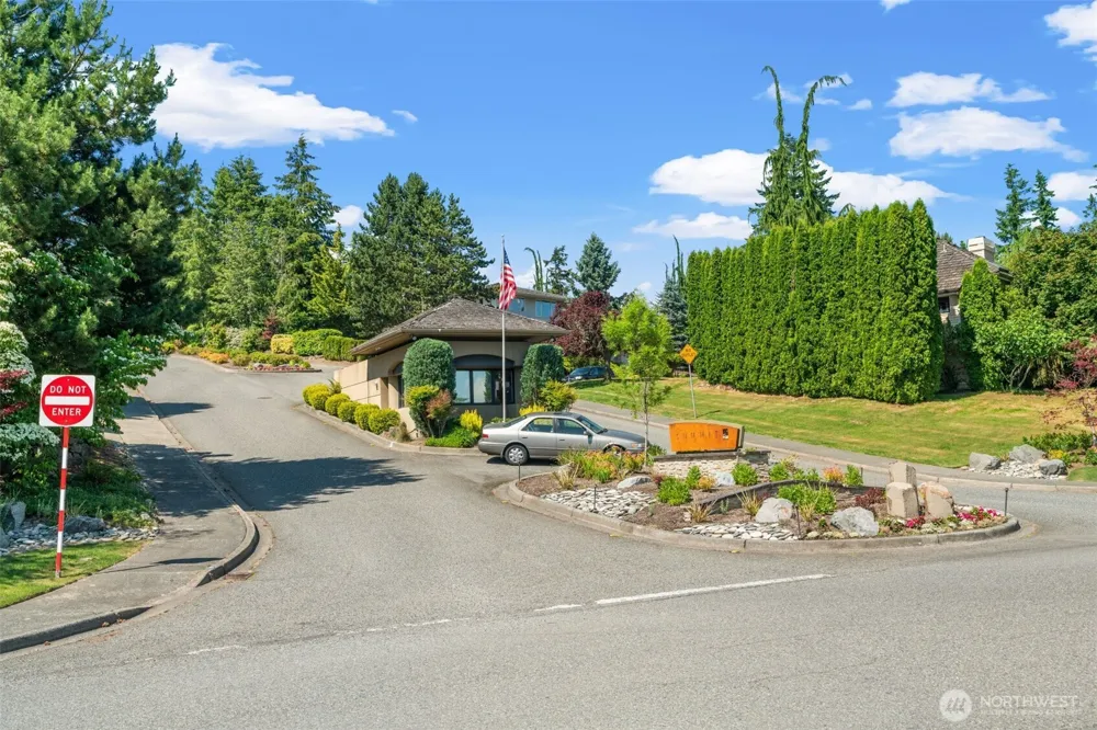 15423 SE 58th Street Bellevue, WA 98006