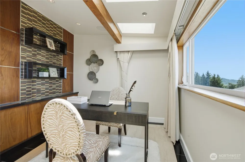 15423 SE 58th Street Bellevue, WA 98006