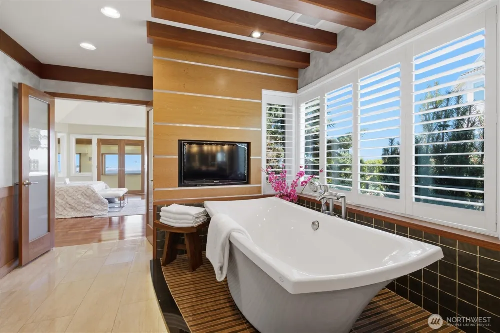 15423 SE 58th Street Bellevue, WA 98006