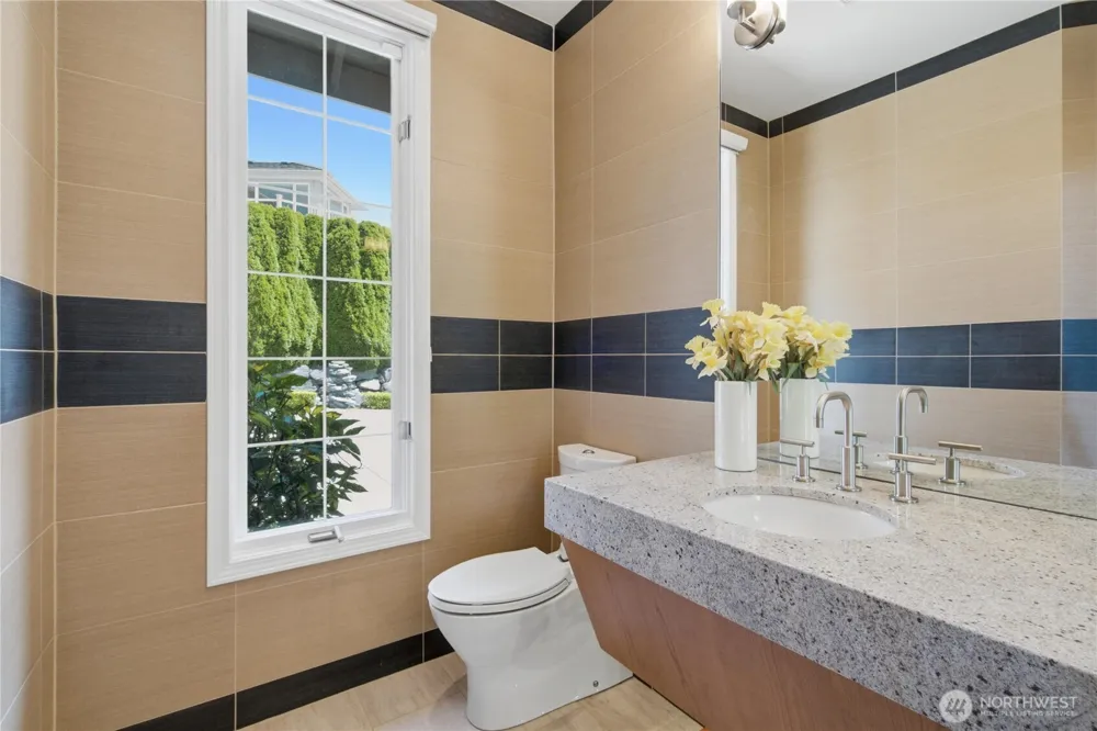 15423 SE 58th Street Bellevue, WA 98006