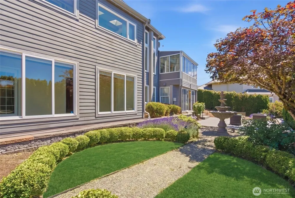15423 SE 58th Street Bellevue, WA 98006