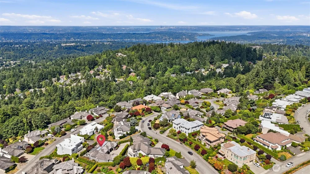 15423 SE 58th Street Bellevue, WA 98006