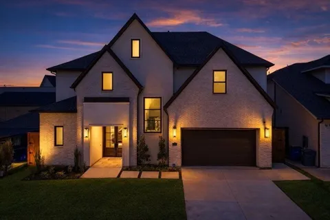 3845 Van Ness Lane