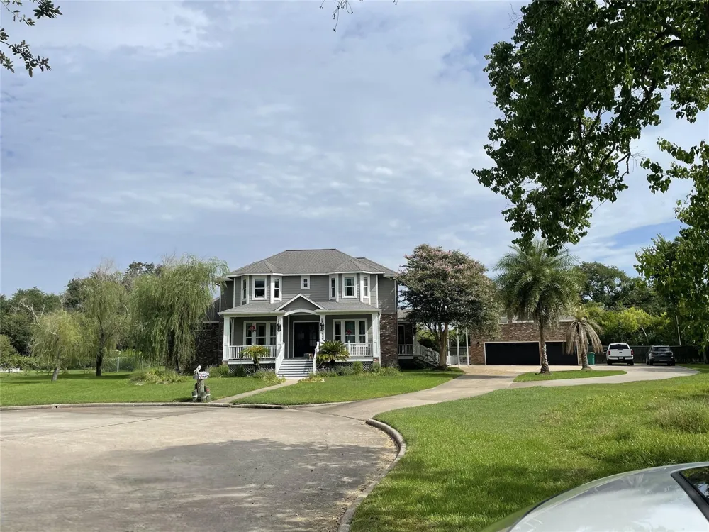 717 Quintana Roo Place Seabrook, TX 77586