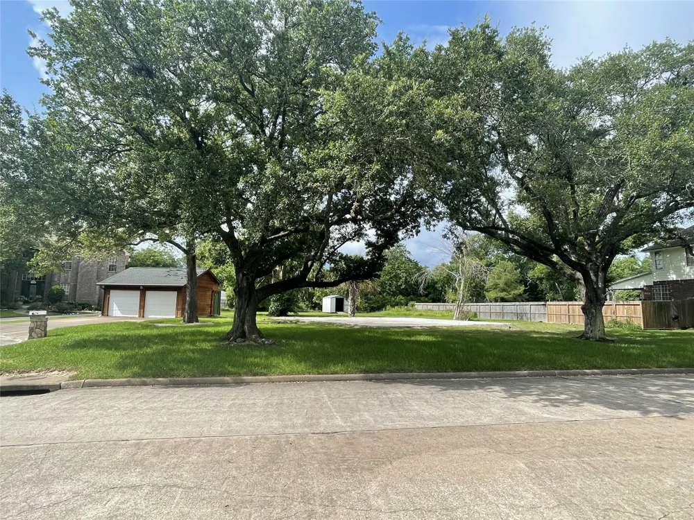 717 Quintana Roo Place Seabrook, TX 77586