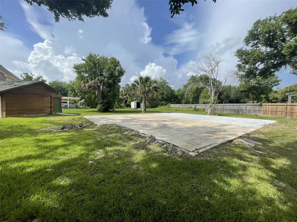 717 Quintana Roo Place Seabrook, TX 77586