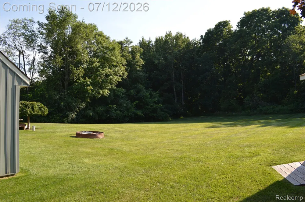 10055 Walnut Hill Drive Springfield Charter Township, MI 48350