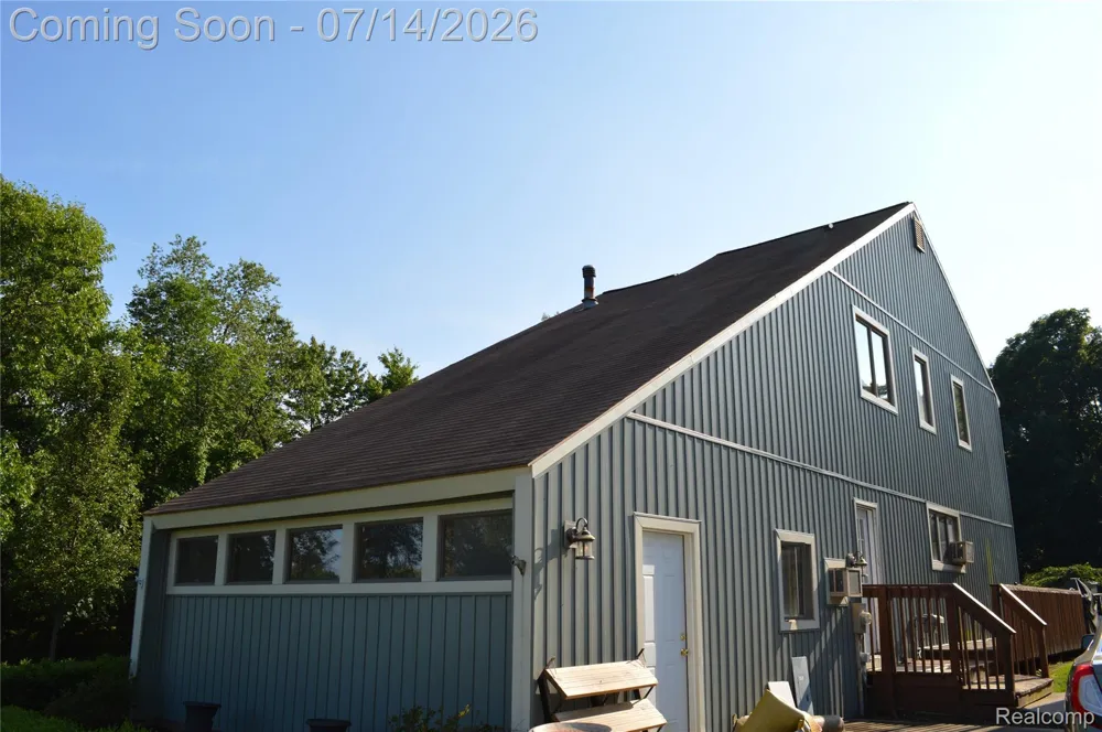 10055 Walnut Hill Drive Springfield Charter Township, MI 48350