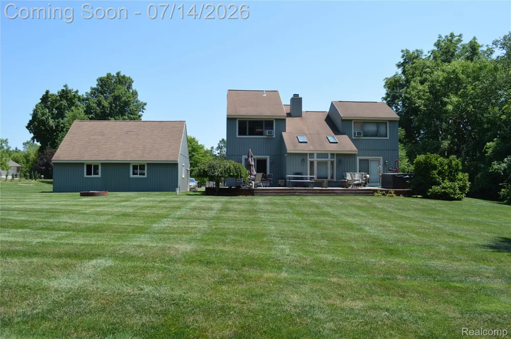 10055 Walnut Hill Drive Springfield Charter Township, MI 48350