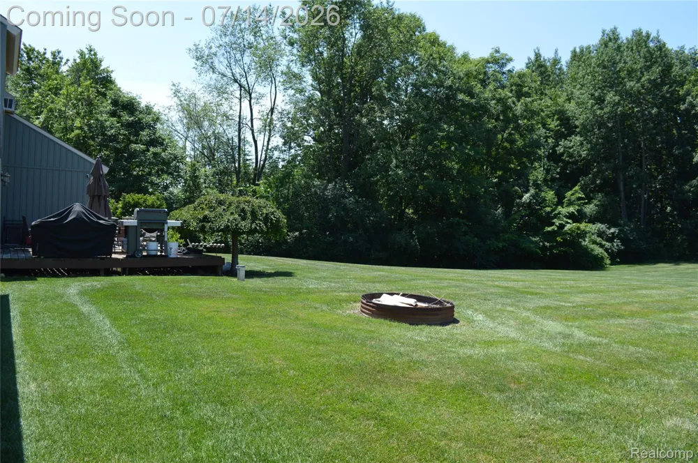 10055 Walnut Hill Drive Springfield Charter Township, MI 48350
