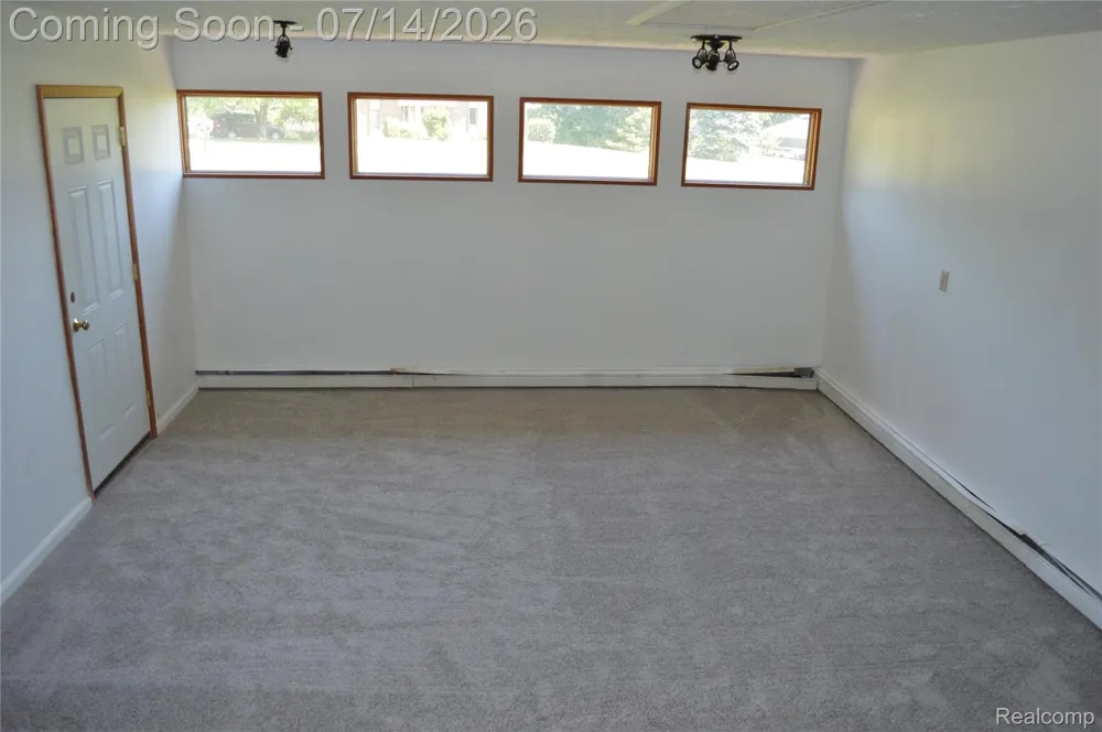 10055 Walnut Hill Drive Springfield Charter Township, MI 48350