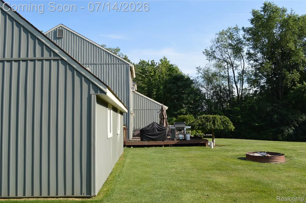 10055 Walnut Hill Drive Springfield Charter Township, MI 48350