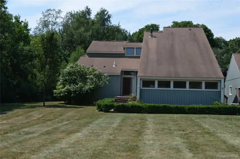 10055 Walnut Hill Drive