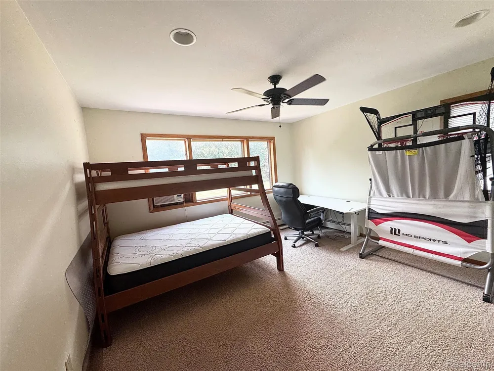 10055 Walnut Hill Drive Springfield Charter Township, MI 48350