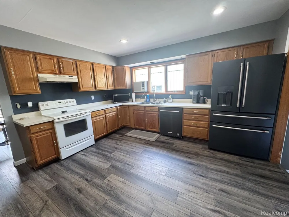 10055 Walnut Hill Drive Springfield Charter Township, MI 48350
