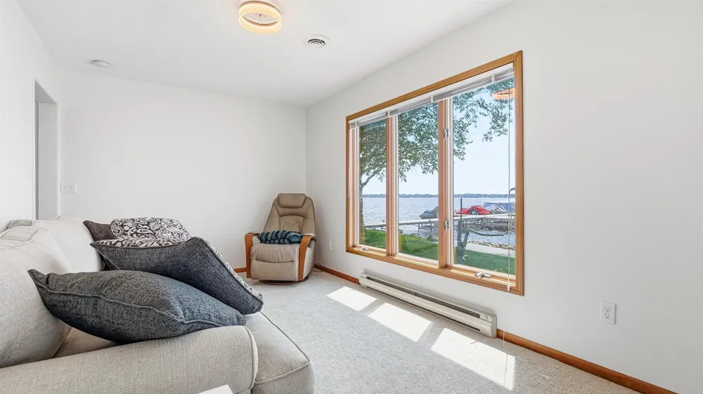 1027 E Lake Mitchell Drive Cherry Grove Township, MI 49601