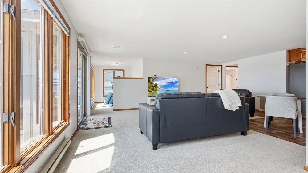 1027 E Lake Mitchell Drive Cherry Grove Township, MI 49601