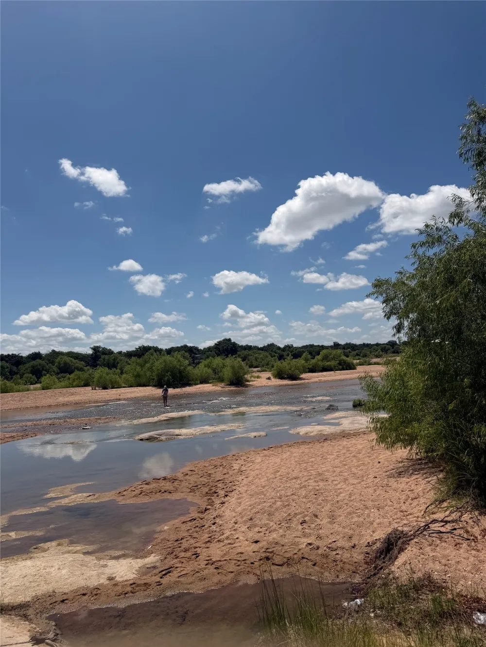7152 River Oaks Drive Kingsland, TX 78639