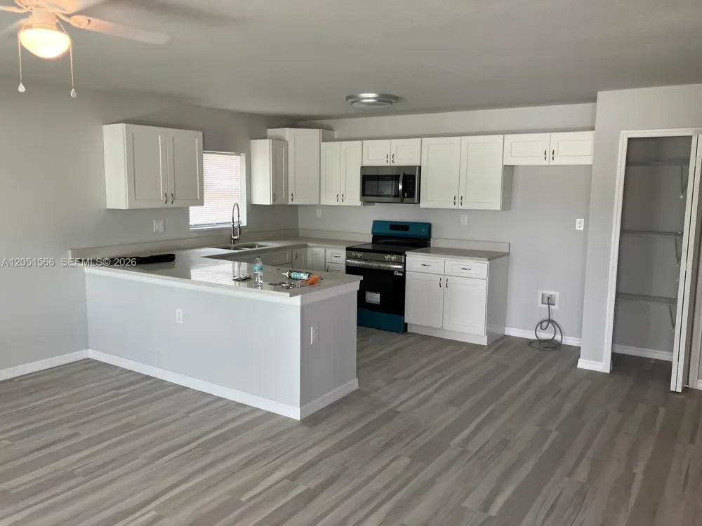 363 POINSETTIA AVE #363 Other City - In The State Of Florida, FL 33870