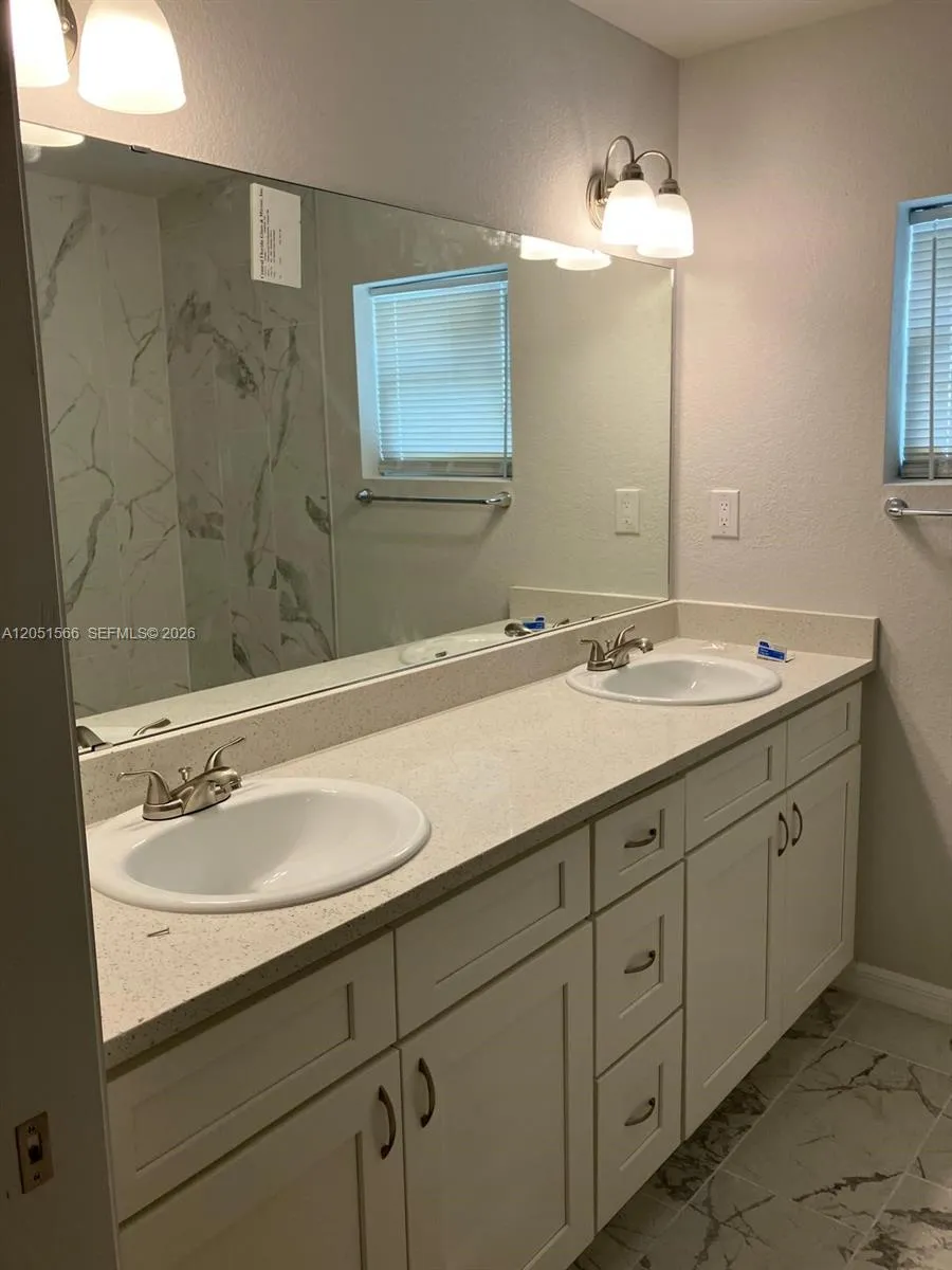 363 POINSETTIA AVE #363 Other City - In The State Of Florida, FL 33870