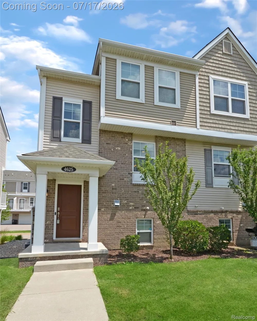 4625 Bradley Circle Troy City, MI 48085
