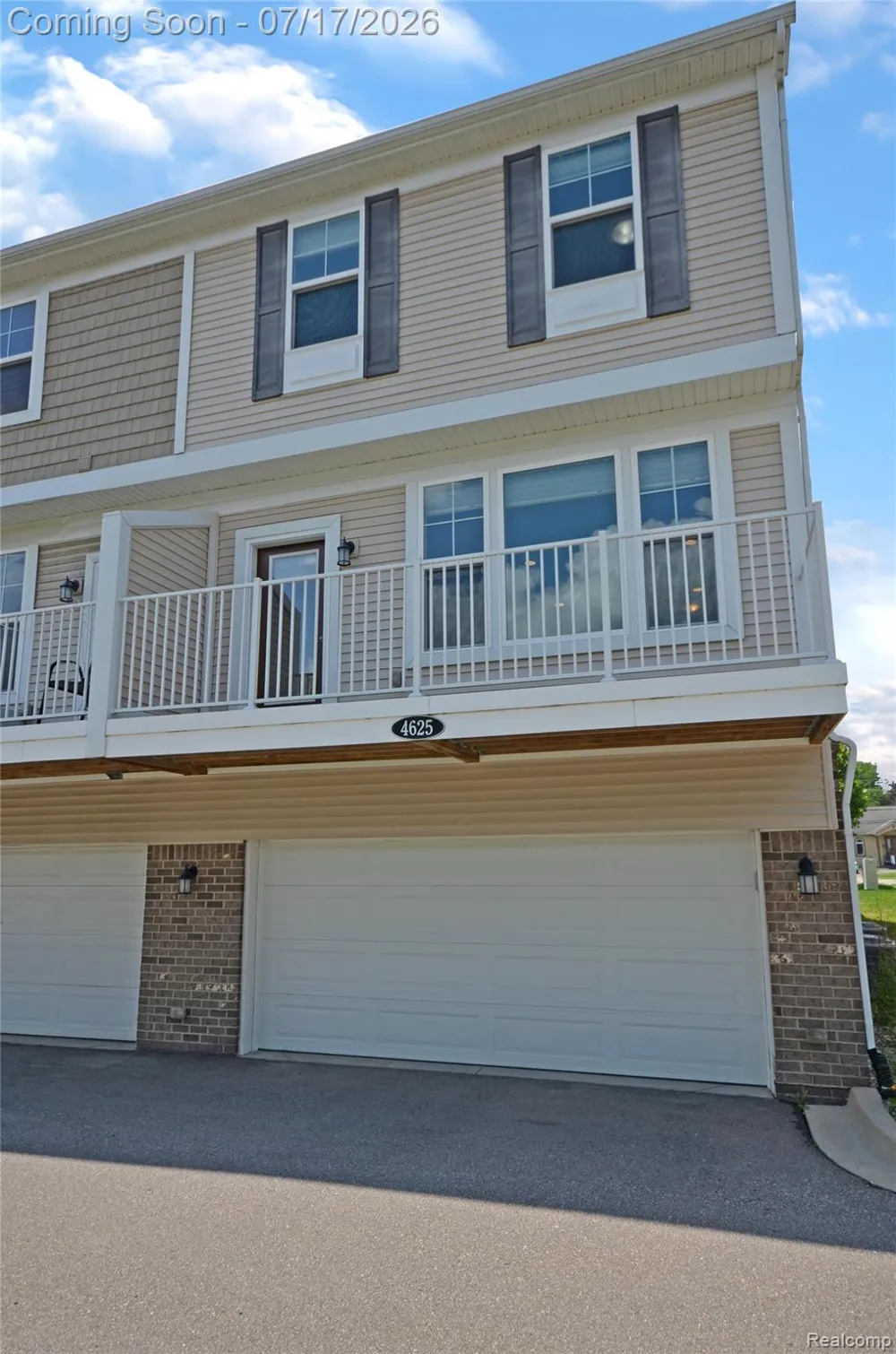 4625 Bradley Circle Troy City, MI 48085