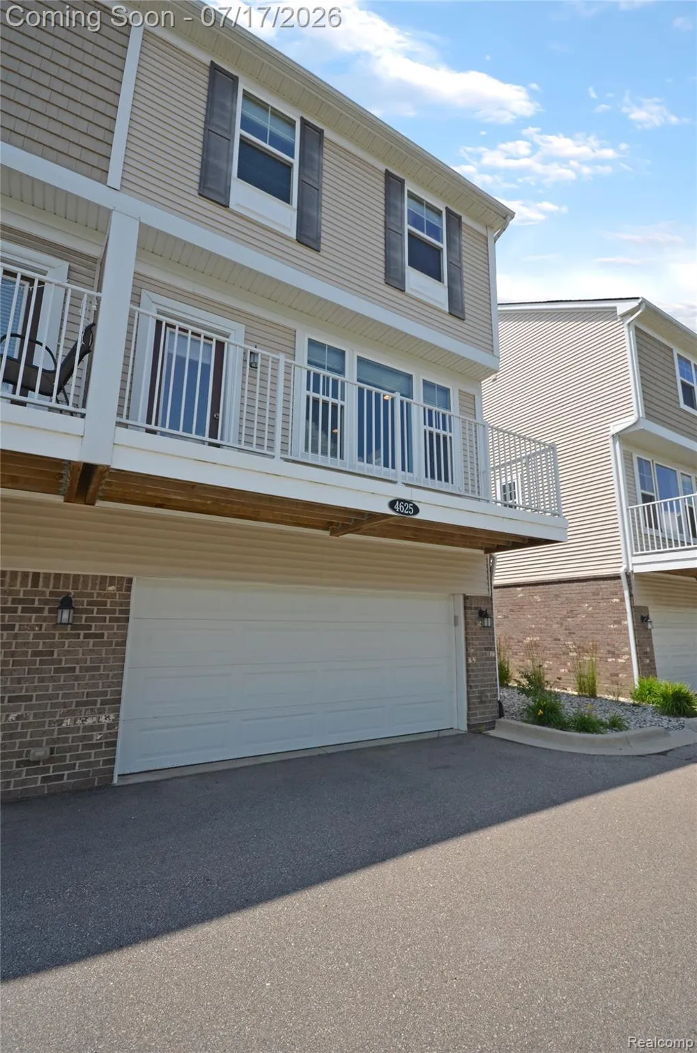 4625 Bradley Circle Troy City, MI 48085