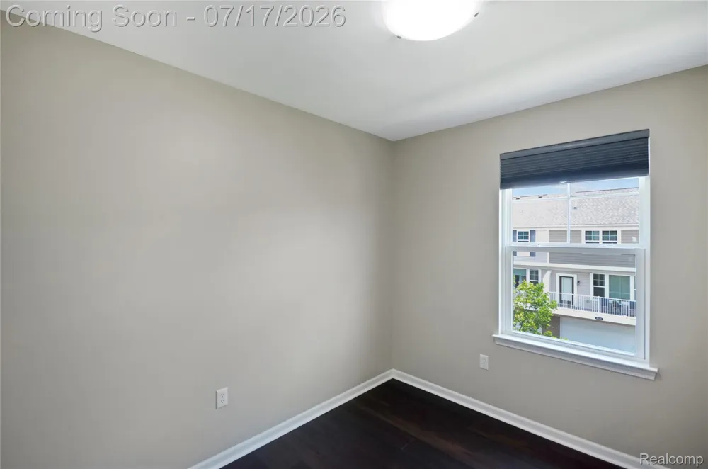 4625 Bradley Circle Troy City, MI 48085