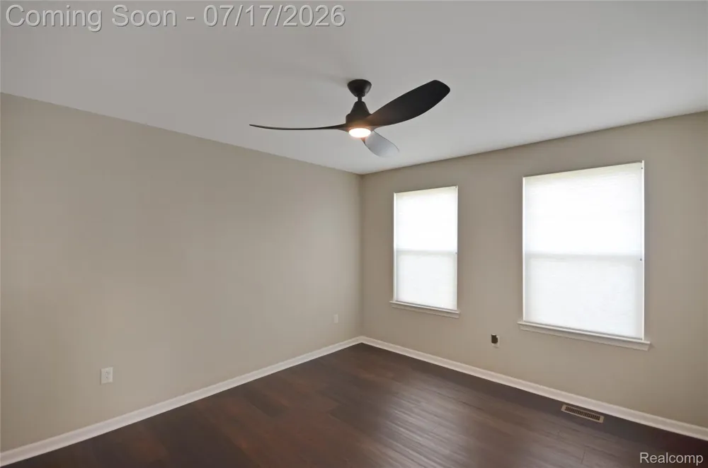 4625 Bradley Circle Troy City, MI 48085