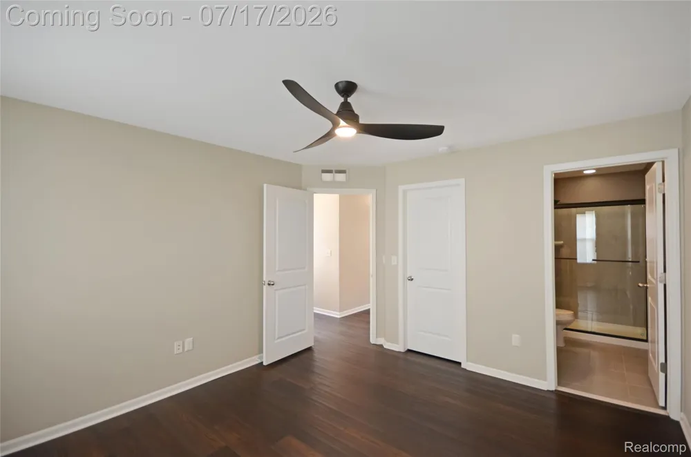 4625 Bradley Circle Troy City, MI 48085