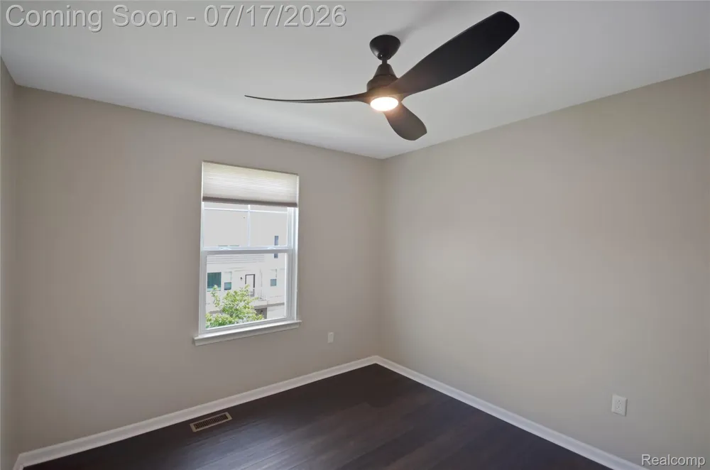 4625 Bradley Circle Troy City, MI 48085