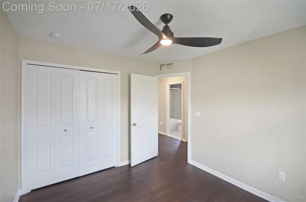 4625 Bradley Circle Troy City, MI 48085