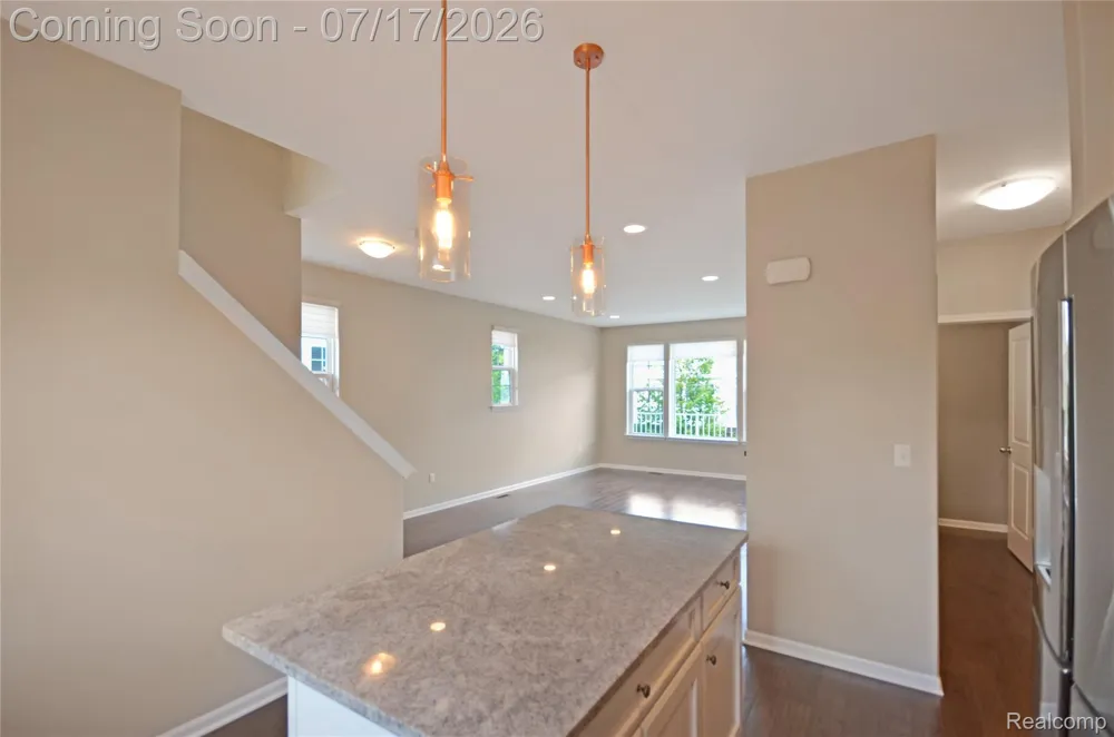 4625 Bradley Circle Troy City, MI 48085