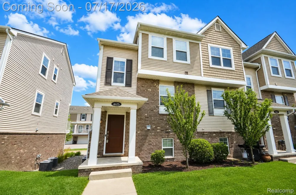 4625 Bradley Circle Troy City, MI 48085