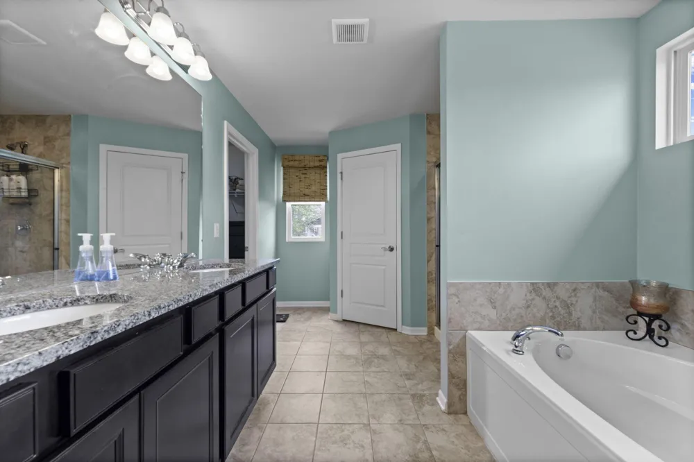 5887 Strawberry Circle Commerce Charter Township, MI 48382