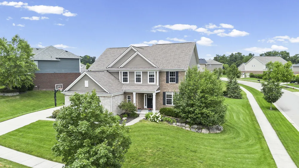 5887 Strawberry Circle Commerce Charter Township, MI 48382